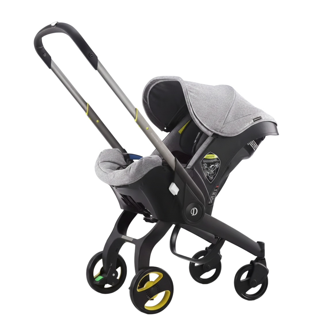 Poussette citadine avec cosy gris clair et canopy réglable sur châssis noir. Une solution tout-en-un performante combinant la sécurité d'un siège auto et la légèreté d'une poussette de voyage avec roues jaunes.